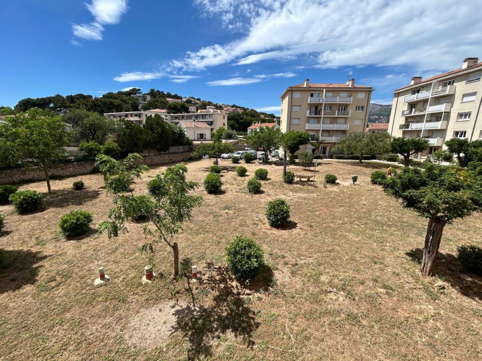 T4 Lumineux Et Spacieux, Parking Et Parc Prive Tolone Esterno foto