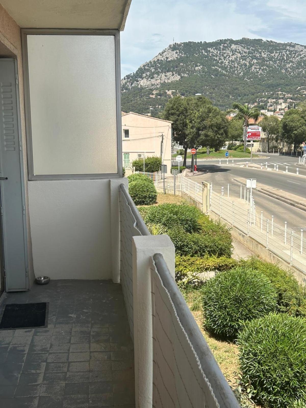 T4 Lumineux Et Spacieux, Parking Et Parc Prive Tolone Esterno foto
