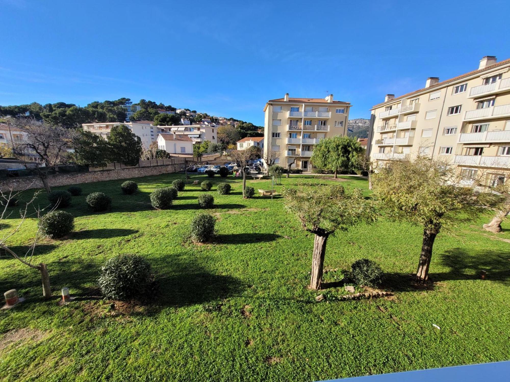 T4 Lumineux Et Spacieux, Parking Et Parc Prive Tolone Esterno foto
